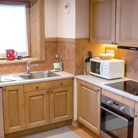 Les Alpes Apartment *