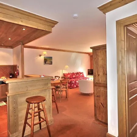 Les Alpes Apartment *